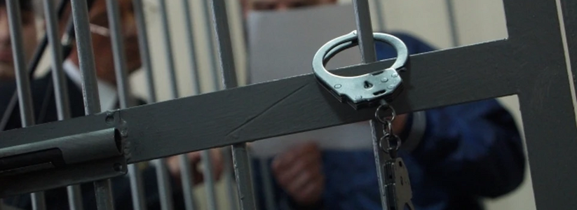 В Хабаровском крае суд вынес приговор по делу об убийстве местной жительницы. Жертву заманили в квартиру, избили и задушили с целью обокрасть.