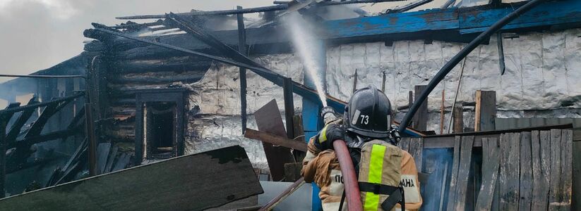 В Нурлате, в одном из частных домов, произошел пожар, который унес жизнь 15-летнего мальчика. Подросток отравился продуктами горения.