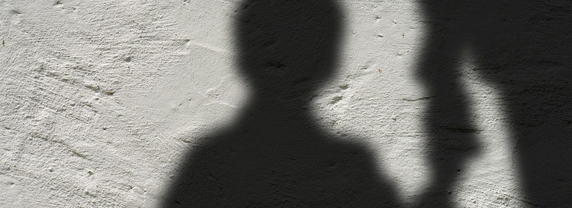 В Оренбургской области 42-летний местный житель стал фигурантом уголовного дела о распространении порнографических фото с несовершеннолетними.