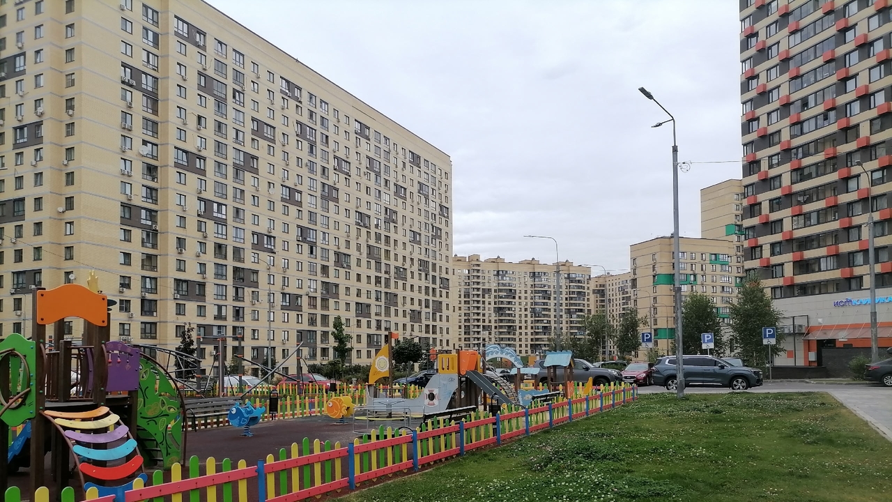 Россияне начали отменять приватизацию квартир: почему собственники внезапно возвращают жильё государству Квартира в собственности больше не для всех выг...