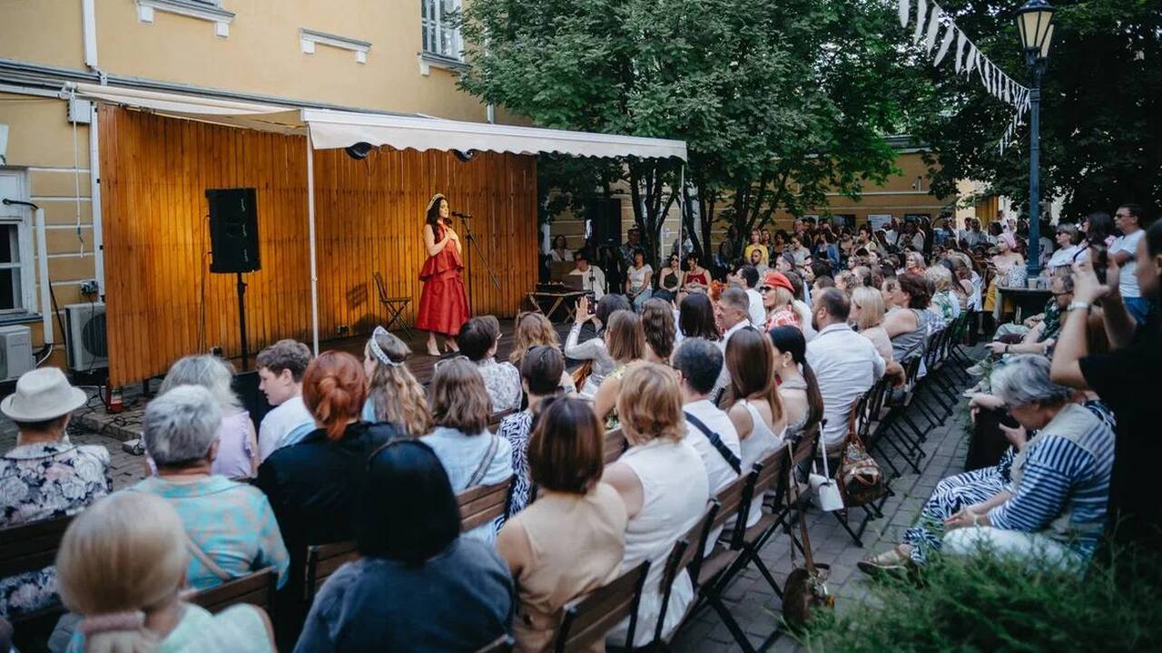 В Оренбуржье проходит фестиваль живой музыки и искусства под открытым небом С 2 по 17 августа в Оренбургской области прохо...