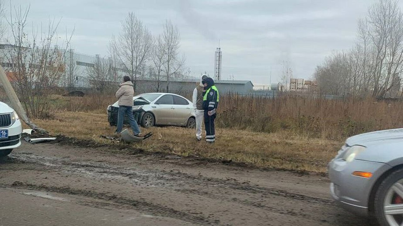 На улице Раскольникова в Набережных Челнах прои...