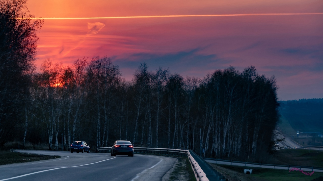 Жесткое столкновение двух автомобилей произошло...