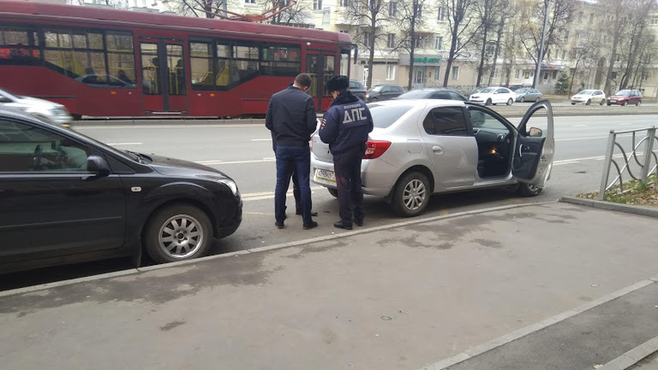 Новый запрет ГИБДД уже обсуждают по всей стране: за один предмет на лобовом можно лишиться прав на 3 месяца Лишение прав за видеорегистратор с мая? Что на ...
