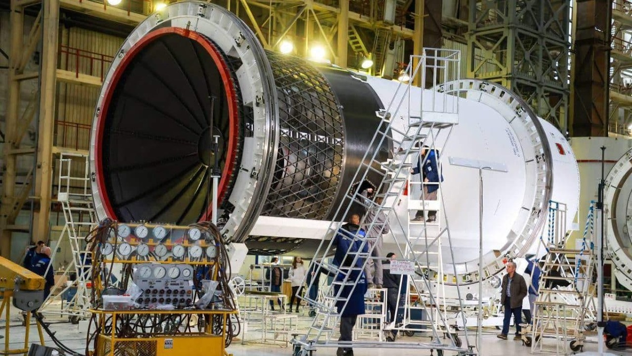 Американский журналист и эксперт издания Ars Te...