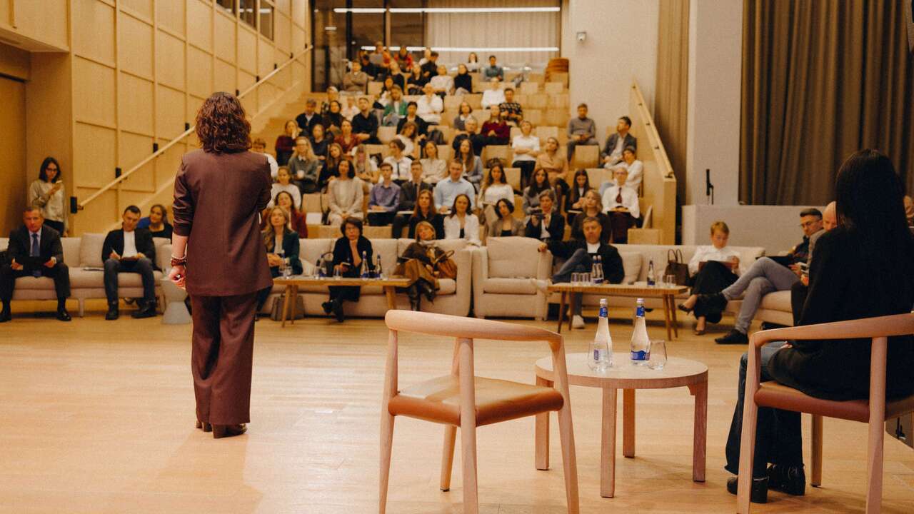 T2, российский оператор мобильной связи, и фонд...