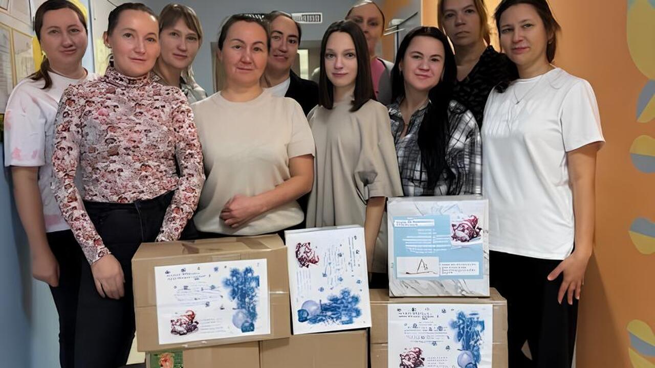 Новогодние подарки из Челнов отправились к детям Лисичанска В детском саду №131 «Лучики» в Набережных Челна...
