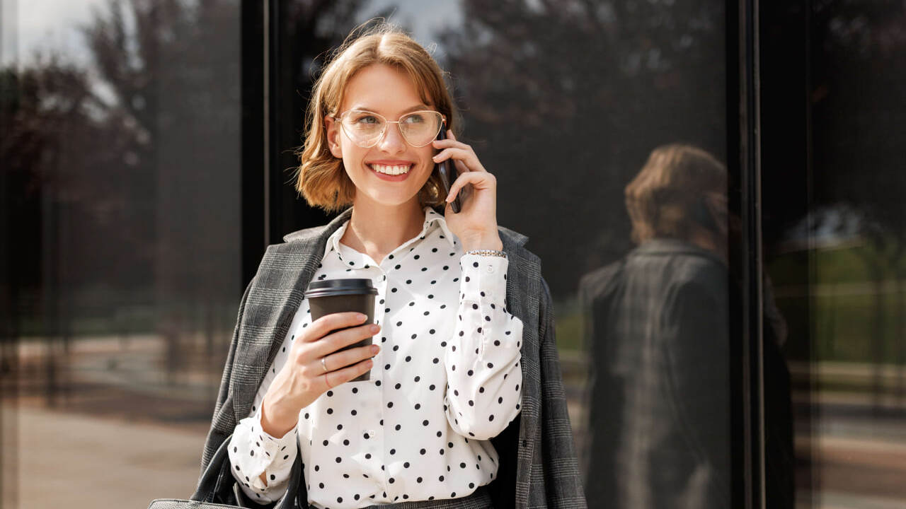 Т2, российский оператор мобильной связи, обнови...