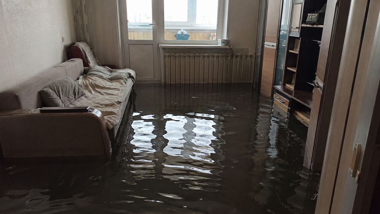 В Набережных Челнах в доме 16/01 произошёл силь...