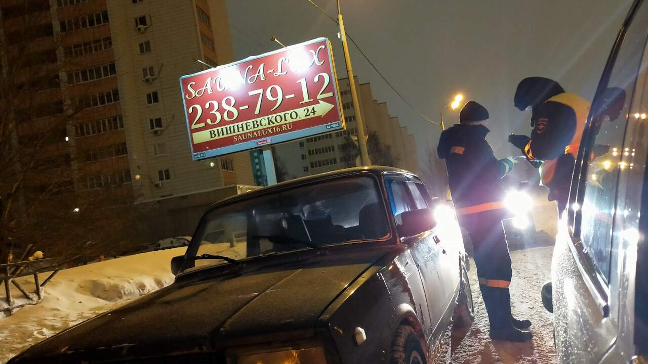 Обычная проверка документов на дороге иногда пр...