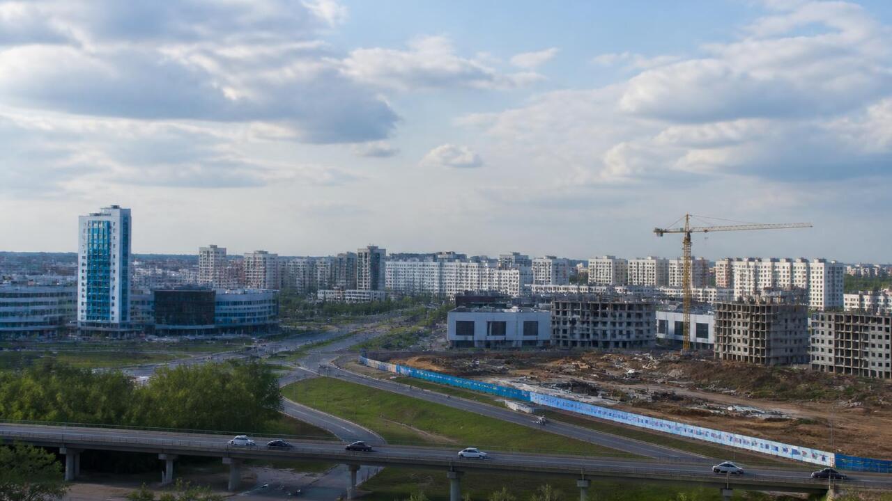 Глава Минстроя осмотрел ключевые объекты в Набережных Челнах Министр строительства и ЖКХ РФ Ирек Файзуллин п...
