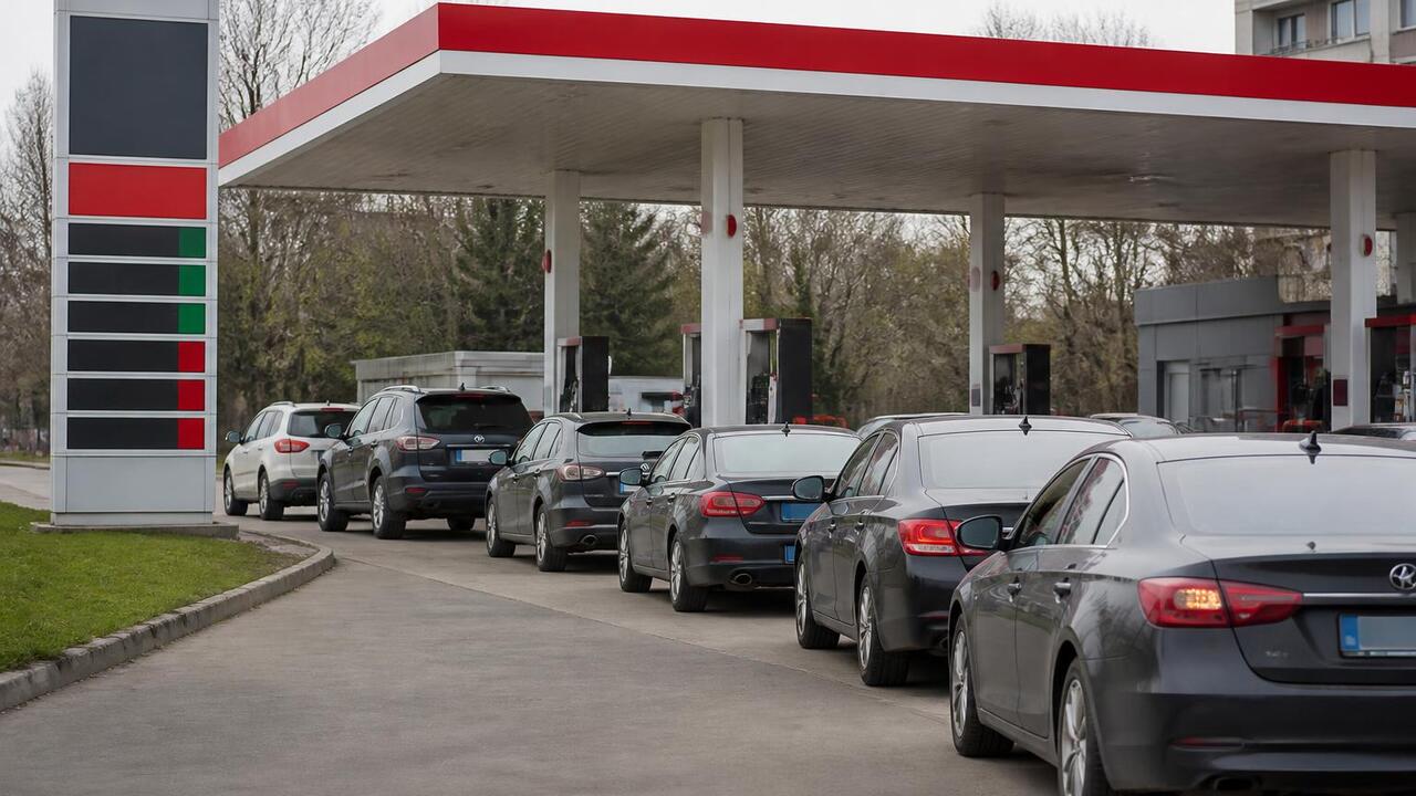 Бензин есть! Топливный рынок Татарстана и РФ: новые правила и лимиты Ситуация на топливном рынке Татарстана и России...