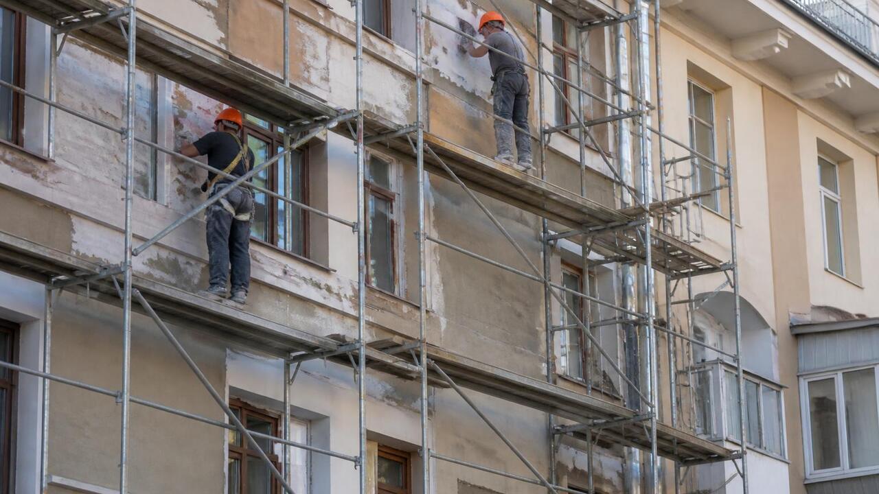 В Казани начали капремонт 182 домов В Казани начался капремонт 182 многоквартирных ...