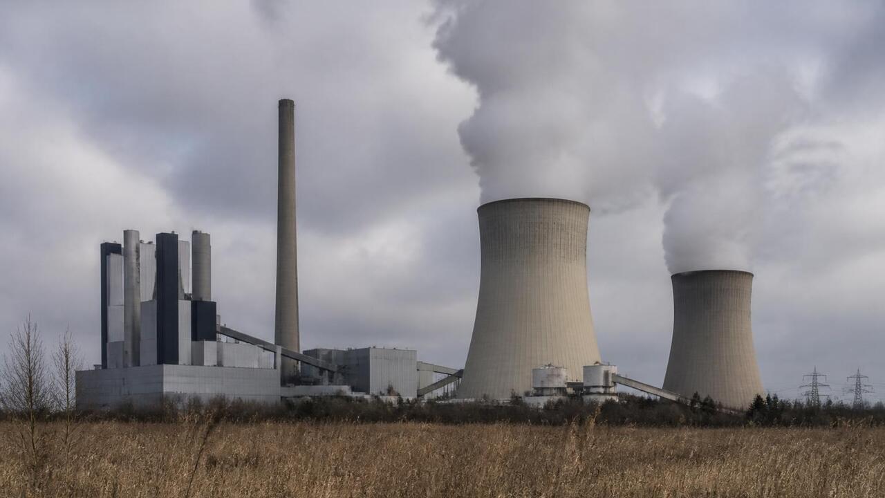 Глава Evonik: отказ от угля в ФРГ к 2030 году невозможен Глава Evonik заявил о невозможности отказа от у...