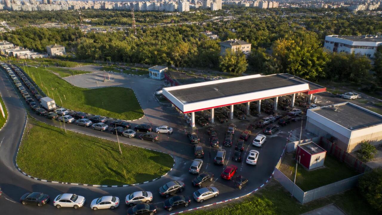 Бензиновый ажиотаж в Татарстане идет на спад Ситуация с бензином в Татарстане стабилизируетс...
