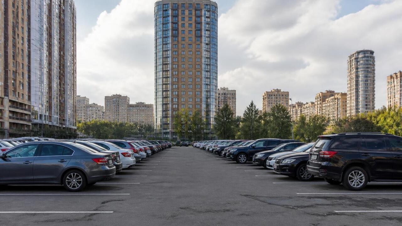 В Казани с 27 июля заработают десятки платных парковок В Казани с 27 июля откроются десятки новых плат...