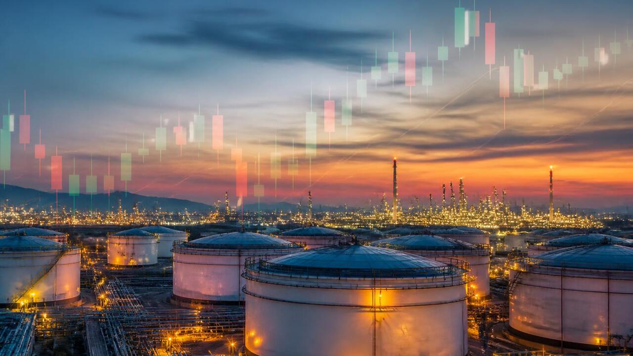 Белорусский бензин нарастил продажи на Петербургской бирже в июле на 16% Продажи белорусского бензина на Петербургской б...