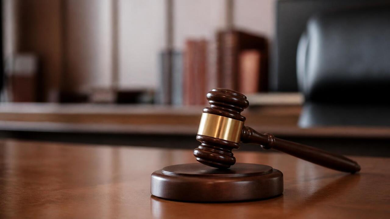 Суд в Челнах изъял у жителя незаконно ввезенную Mazda В Набережных Челнах суд изъял незаконно ввезенн...
