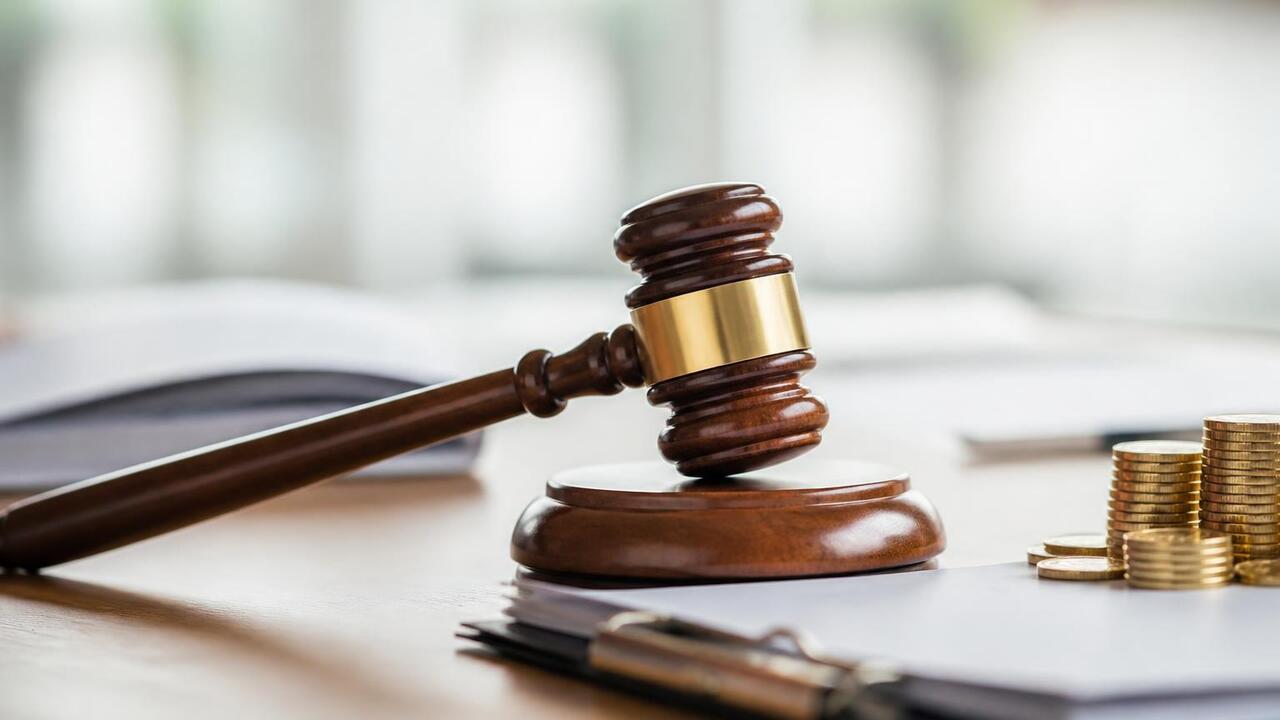 Срок продажи конфискованного имущества в РФ сократят до 44 дней Минфин предложил сократить сроки продажи конфис...