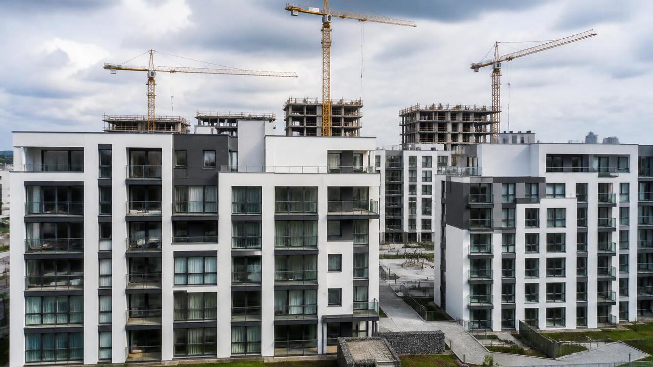 Продажа остатков новостроек в 14 из 17 крупных городов займет 2–3,8 года Распродажа нераспроданных квартир в новостройка...