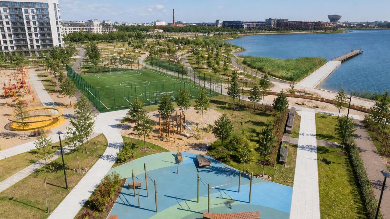 В Казани открыли благоустроенный двор на Фатыха...
