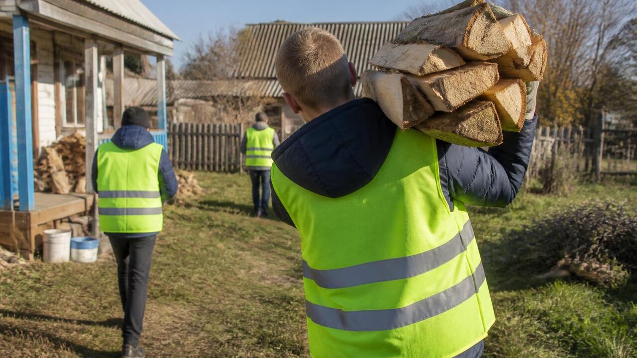 Более 1,4 тыс. жителей Татарстана получили помощь от студотрядов В Татарстане завершилась акция «Десант добрых д...