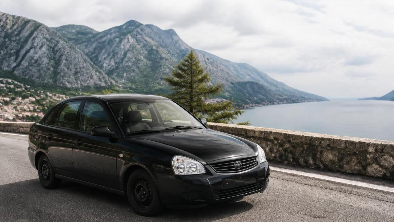 Друзья из Казани и Киева объехали Европу на Lada Priora Друзья из Казани и Киева на черной Lada Priora ...