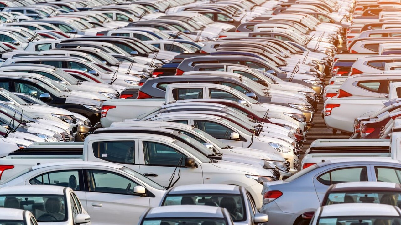 Автоконцерн LADA остаётся лидером на российском...