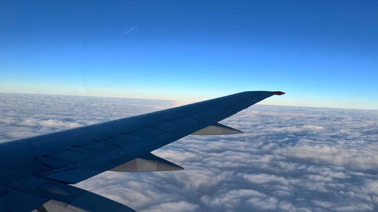 Неопознанный Boeing 787, вылетевший из США и ут...