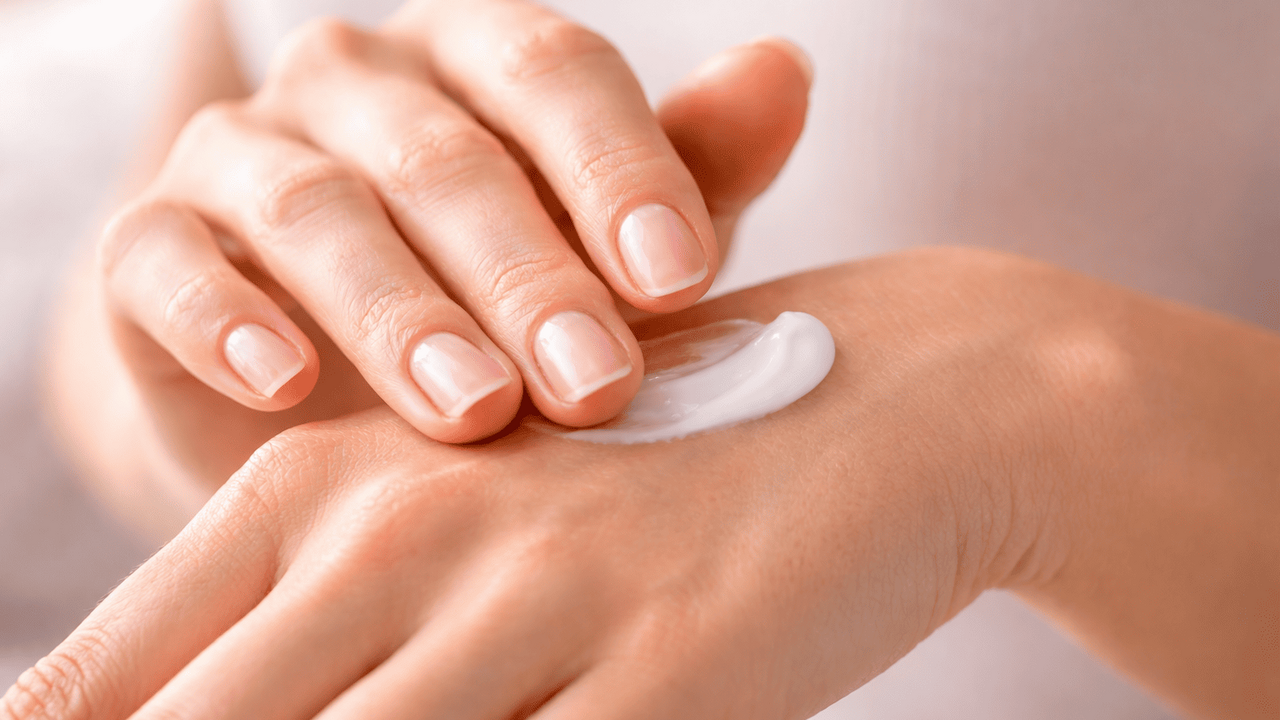 Морщины под глазами исчезают быстрее, чем вы думаете: бюджетный крем за копейки заменяет дорогой уход Крем для кожи вокруг глаз за 120 рублей: действ...