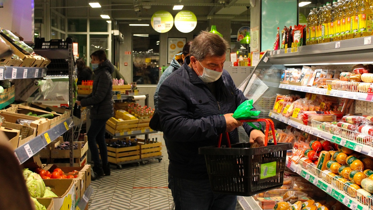 Колбасу мы выбираем на автомате: смотрим на цен...