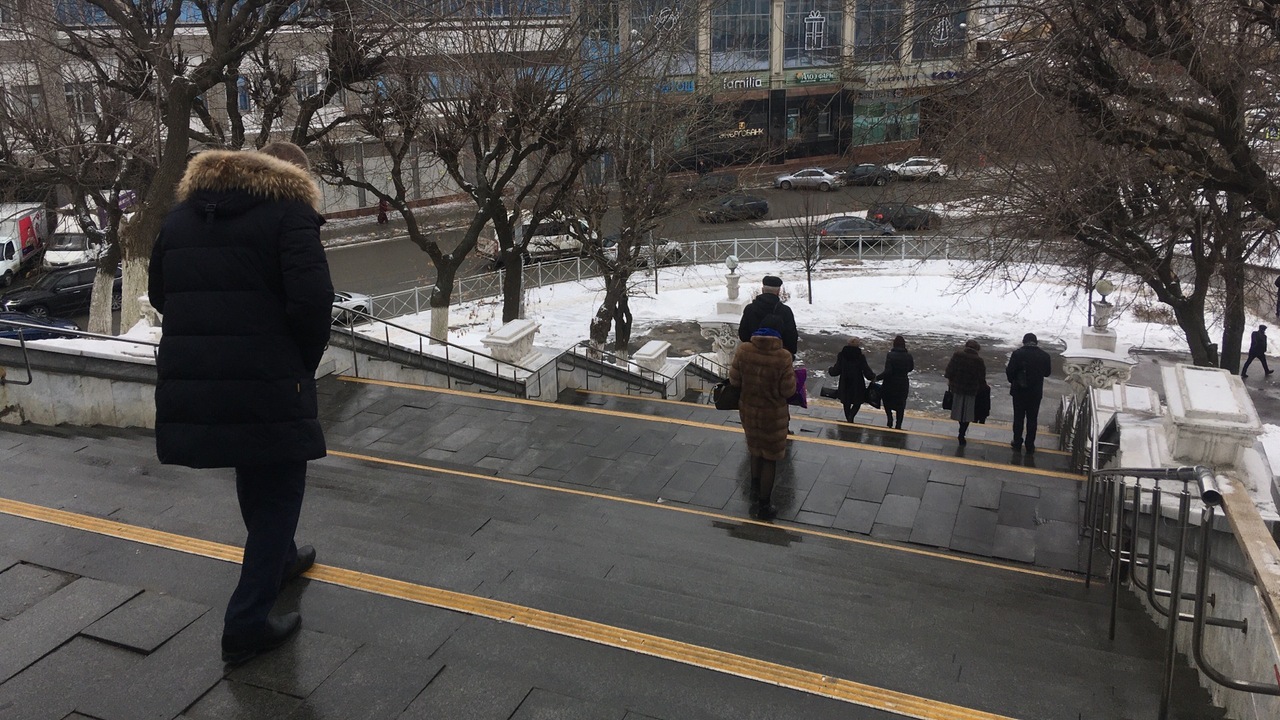 Налоговая может вернуть внушительную сумму: какие вычеты помогут забрать деньги в 2026 году Налоговый вычет — один из немногих законных спо...