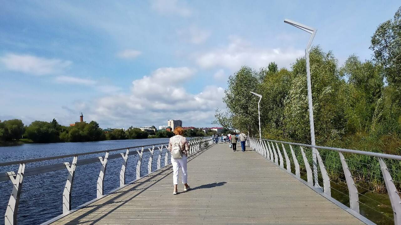 В мае пенсионеров, активно пользующихся мобильн...