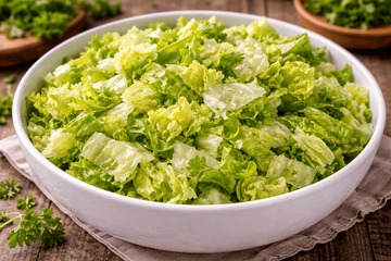 Что происходит с организмом при регулярном употреблении айсберга: польза и возможный вред популярной зелени