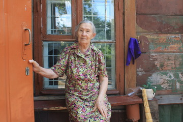 Готовят солидную разовую помощь — пенсионерам переведут средства в ноябре