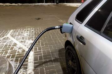 Бензин снова дорожает: почему цены растут даже при полном запасе топлива