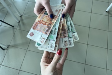 Деньги буквально потекут в руки: астрологи назвали знаки Зодиака, которых ждет мощный прорыв в мае