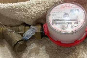 Проверка счётчиков в квартирах теперь проходит по новым правилам: кто отвечает за поверку и что ждёт показания