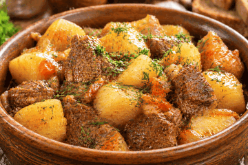 От этого блюда невозможно оторваться даже после первой порции: как приготовить сытное жаркое с насыщенным вкусом