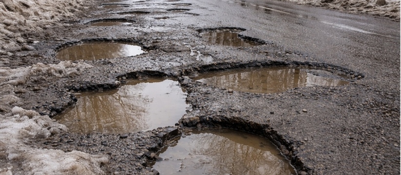 В Челнах начали срочный ямочный ремонт дорог В Набережных Челнах начался аварийный ямочный р...