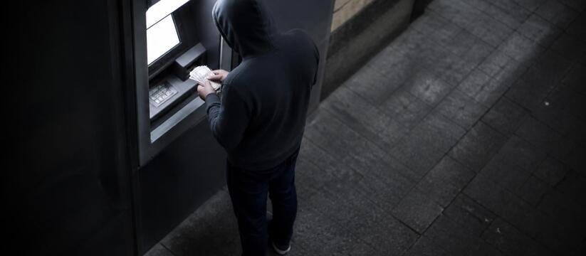 Новый способ обмана: мошенники заставляют челнинцев снимать наличные и вносить на чужой счет Прокуратура РТ предупредила о новой схеме мошен...