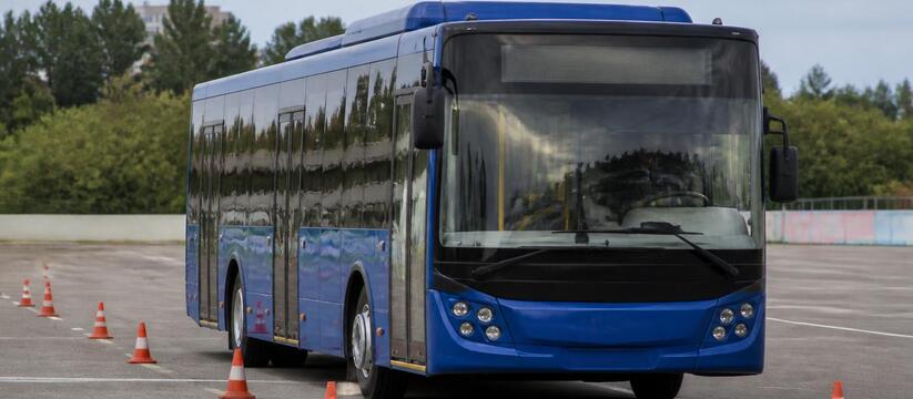 Четыре водителя из Набережных Челнов соревнуются в управлении большим автобусом Четыре водителя из Набережных Челнов участвуют ...