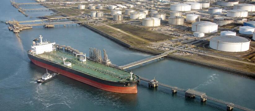 США впервые с 1985 года обнулили импорт саудовской нефти Импорт саудовской нефти в США в июле упал до ну...