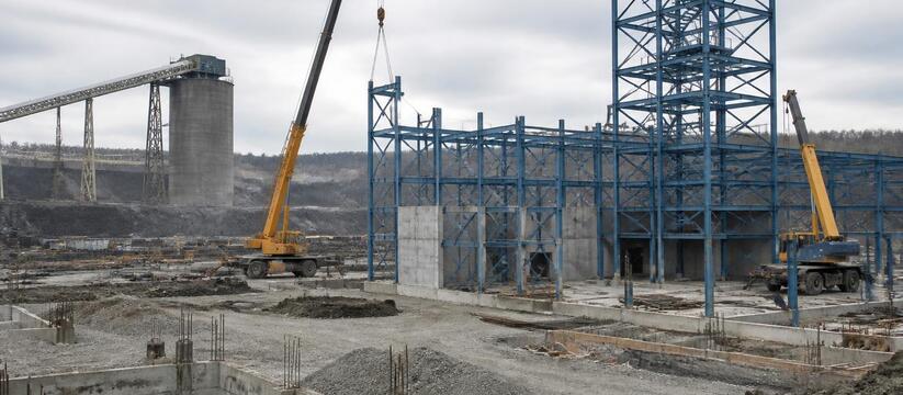 На Быстринском ГОКе смонтировали первые 15,5 тонны конструкций новой фабрики На Быстринском ГОКе начали монтаж металлоконстр...