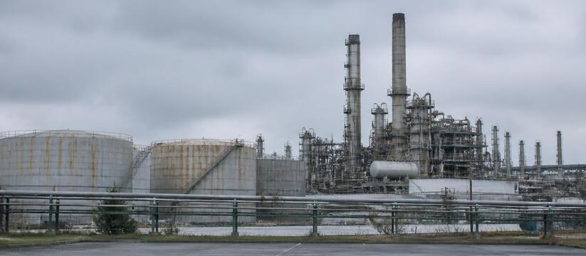 Остановка НПЗ Petrotel в Румынии грозит банкрот...