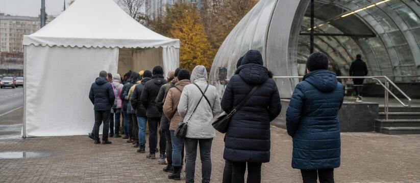 Почти 9 тысяч жителей Казани привились от гриппа у станций метро В Казани у станций метро работали пункты вакцин...
