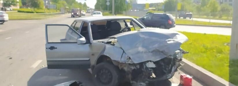 Неуступчивый водитель стал причиной ДТП: В Челнах 2 водителя-участника аварии попали в больницу