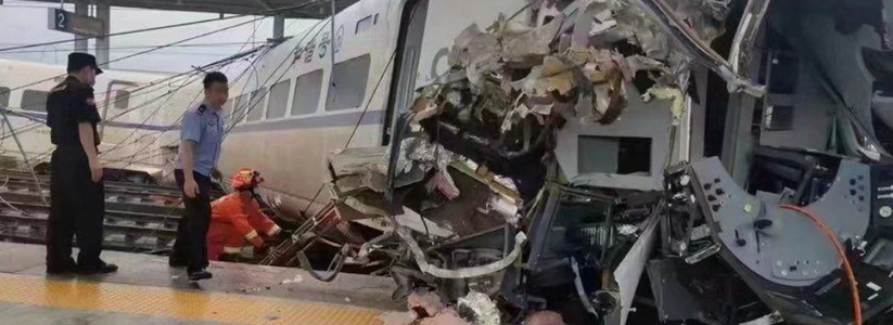 Пассажирский поезд сошел с рельсов: погиб машинист, 8 пассажиров пострадали