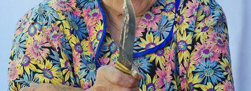 В Волгоградской области супруга изрезала живот пожилого мужа ножом. Ей не...