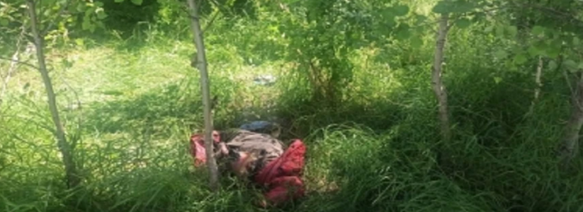 Женщина убила мужа и вывезла его тело в лес за город